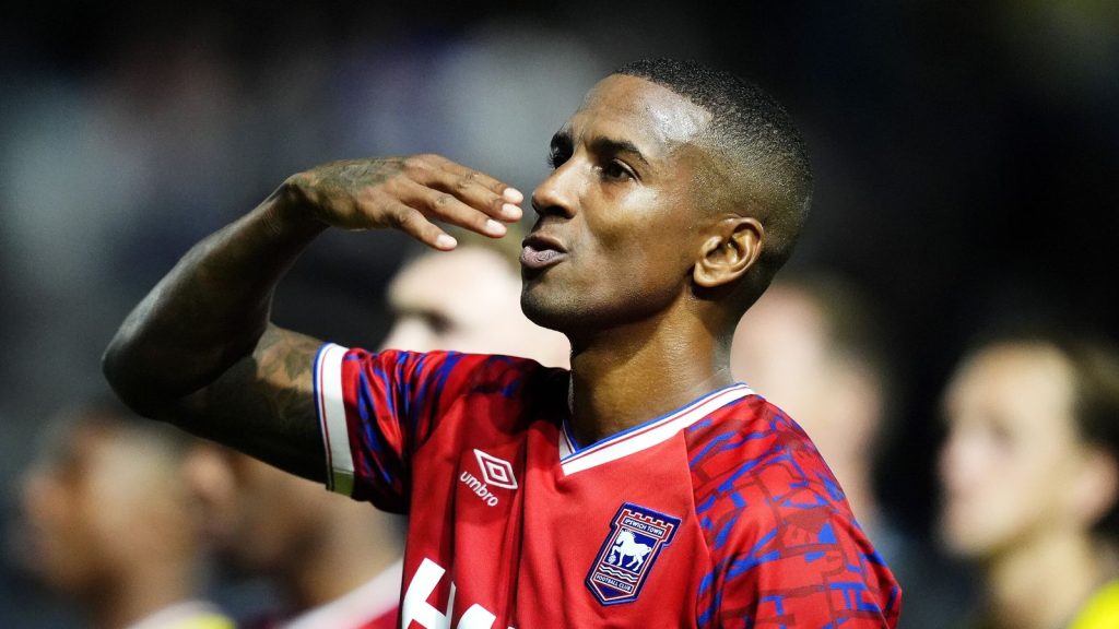 skysports-ipswich-ashley-young_7234903.jpg
