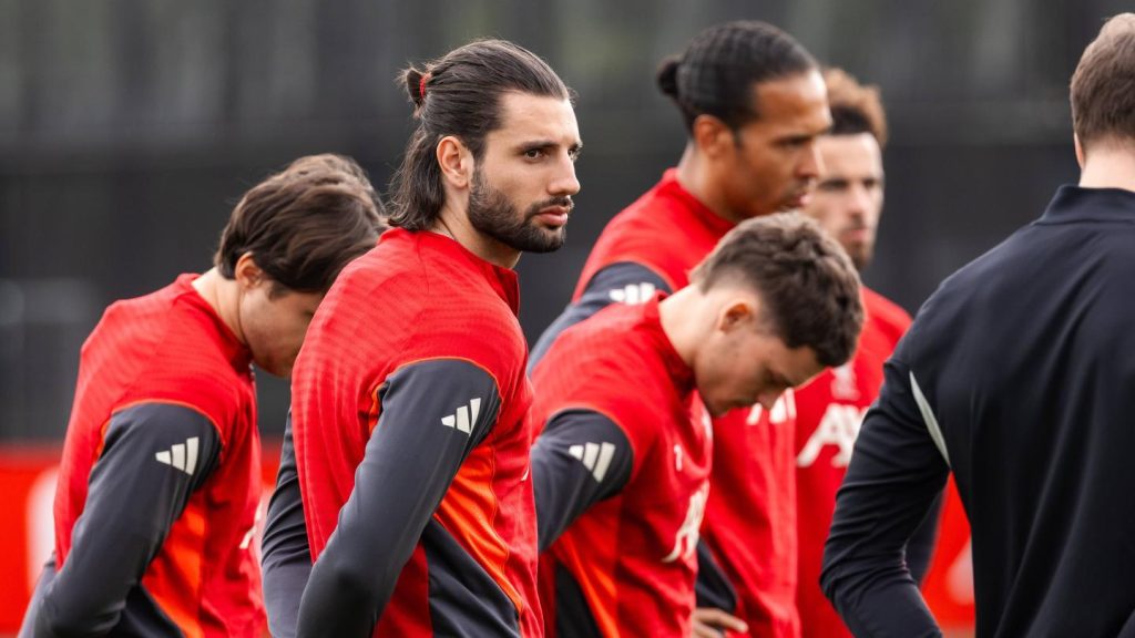 Training-gallery-pitch-main-010526_43f61530a305ea8f4f64113d4c4dedef.jpg