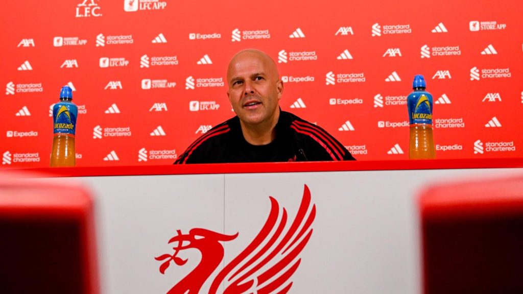 arne-slot-press-conference-240426_28129_4e36df465835bda0c95d6ee6c3c5beeb.jpg