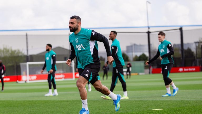 liverpool-fc-training-140526_1475aaf605a8f12971addf9ea75bb5a8.jpg